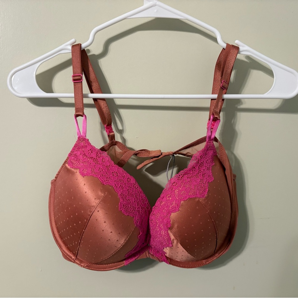 Victoria’s Secret Push up bra orange and pink 38C